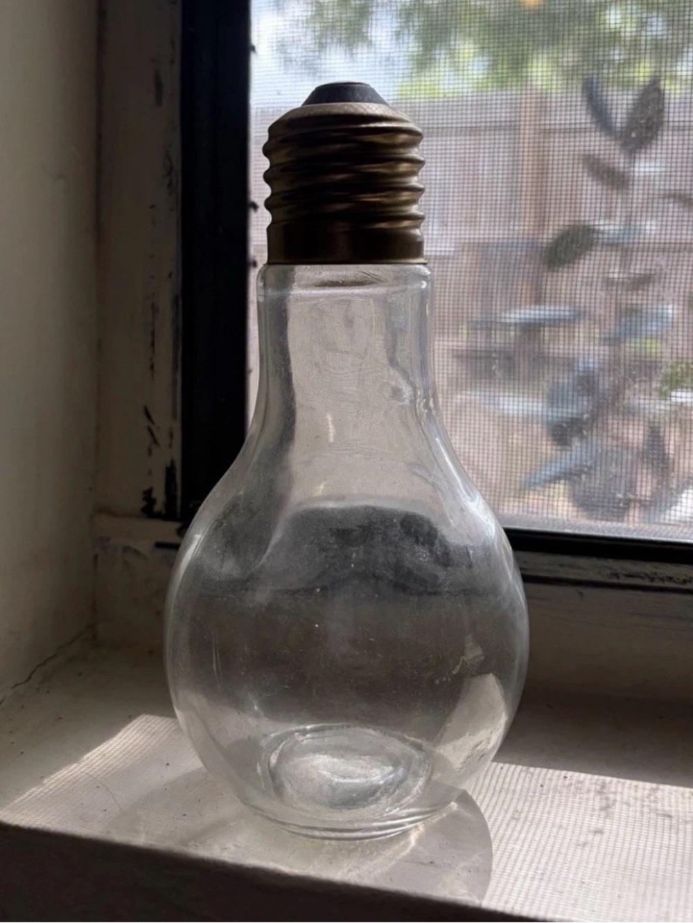 Clear Bulb-Shaped Glass Decorative Vase/coinholder with Bronze-Accent Neck